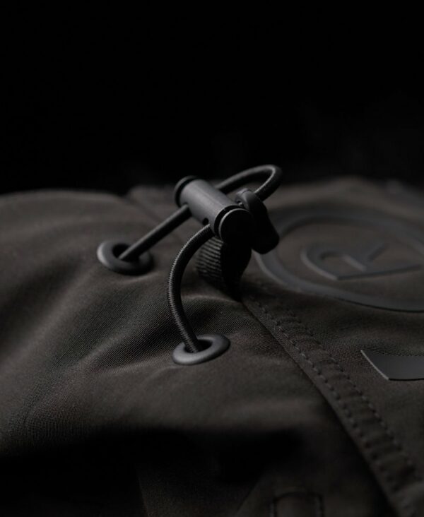 Ultimate Windcheater Jet Black Black M5011809A 7FT 5