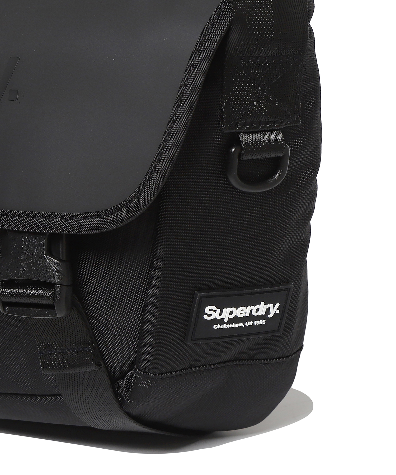 ESSENTIAL MESSENGER M BAG BLACK SDUABDO02 KBLK 4